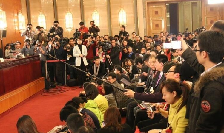 “富士康或入股亚太电信 谋局新闻产业链”