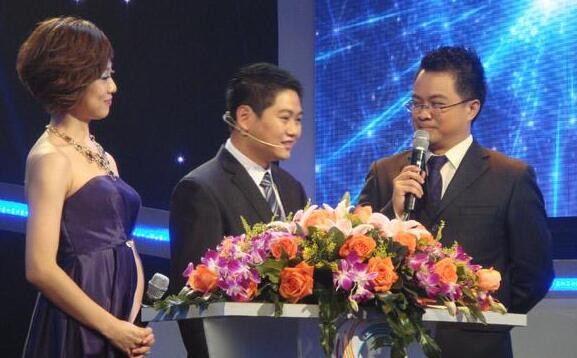 “千亿撤资内地房产背后 李嘉诚投资密码新解”