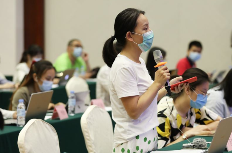 “香港金管局：希望央行提高RQFII额度”