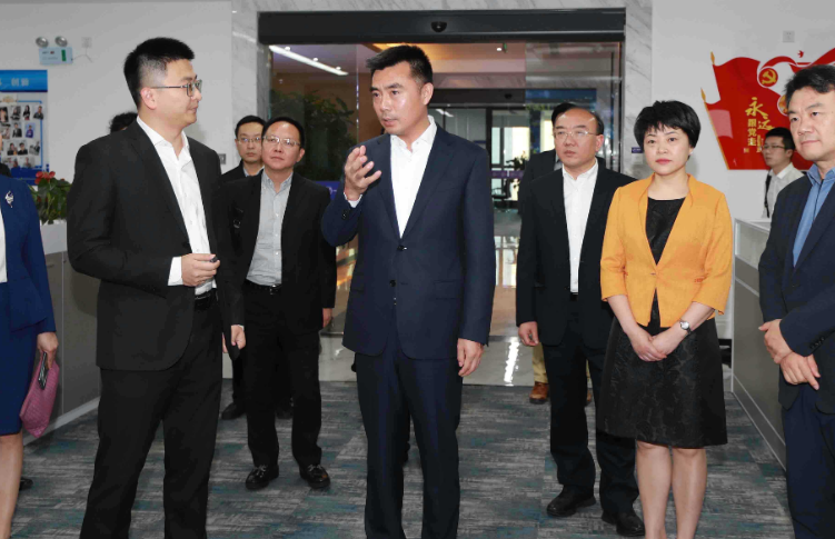 “沪港通进行时：券商揽客战已酣”