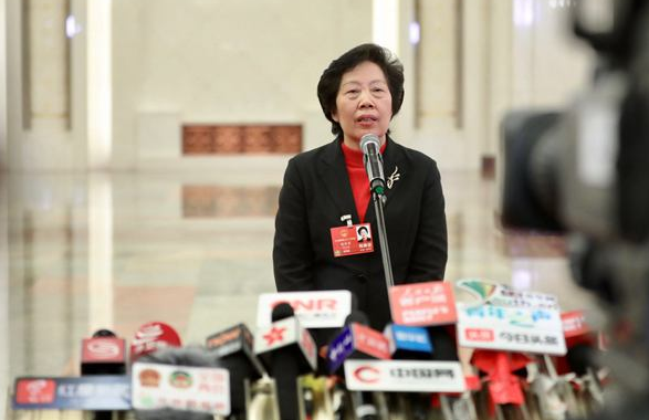 “港股投资三要诀：搞得懂分得散忍得住”